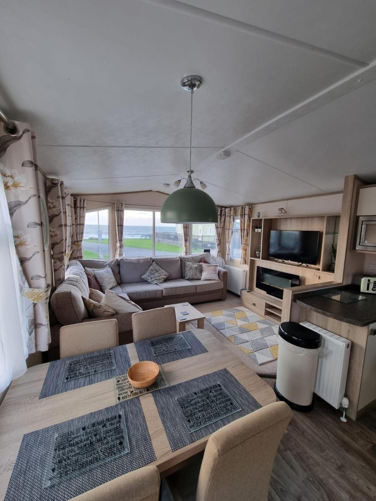 ホテル Bayview At Pengarreg Llanrhystyd 部屋 写真