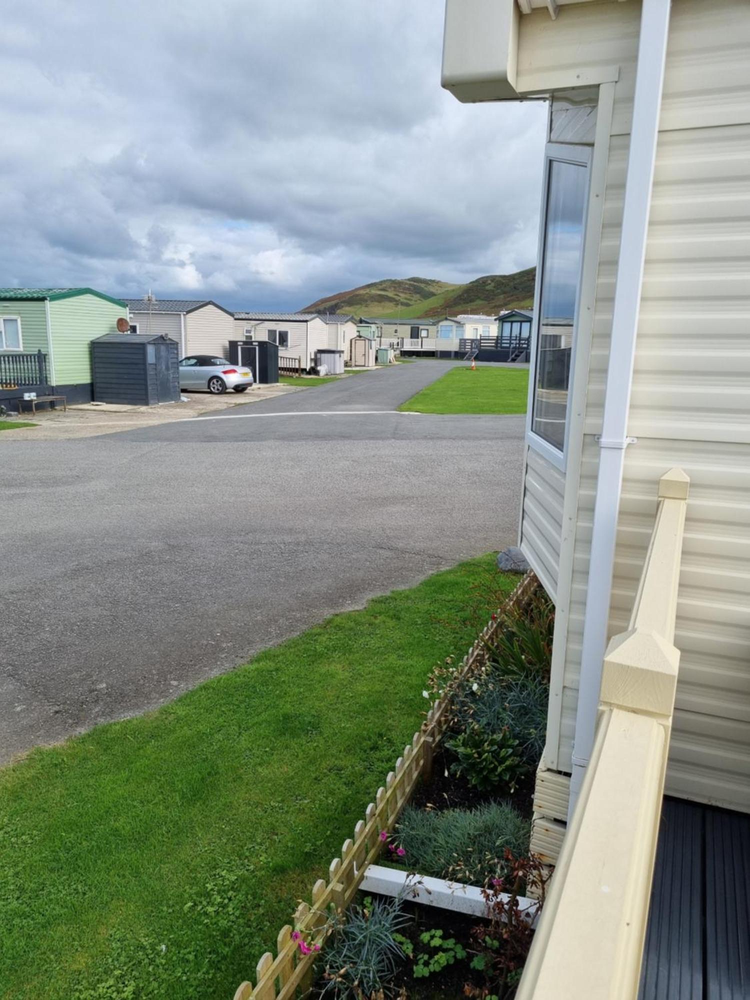 ホテル Bayview At Pengarreg Llanrhystyd エクステリア 写真