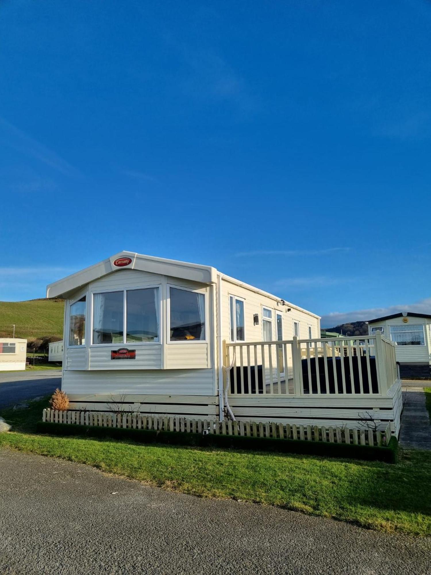 ホテル Bayview At Pengarreg Llanrhystyd エクステリア 写真